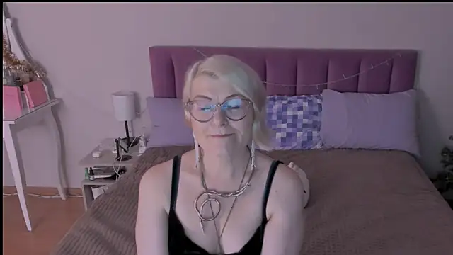 sabrinamacmarren online show from 12, 1, 2025
