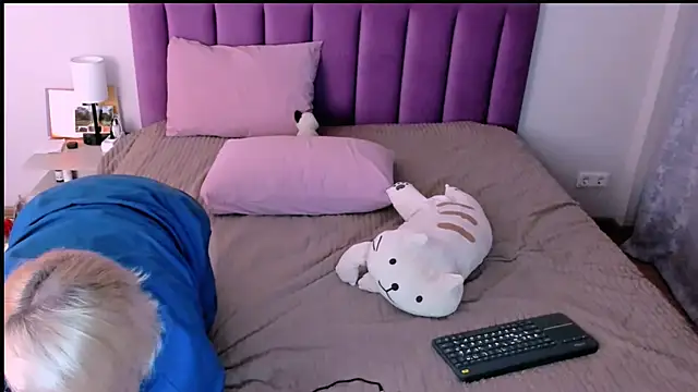 sabrinamacmarren online show from 24, 11, 2025