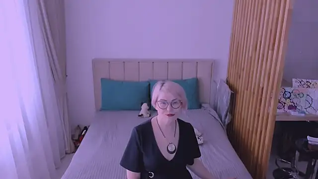 sabrinamacmarren online show from 28, 2, 2026