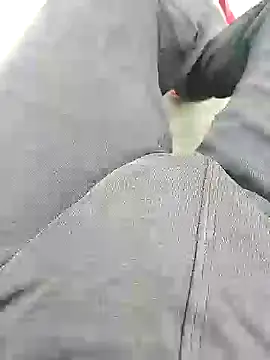 Snapshot of bigh96dik chatting on 28, 1, 2025 bigh96dik online show from 28, 1, 2025