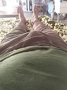 Snapshot of bigh96dik chatting on 17, 10, 2025 bigh96dik online show from 17, 10, 2025