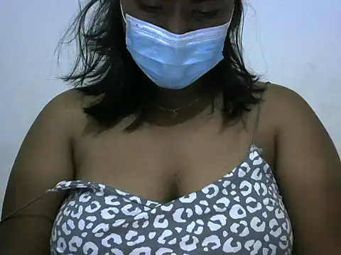 Snapshot of Artinah22 chatting on 2, 11, 2025 Artinah22 online show from 2, 11, 2025