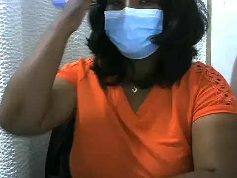 Snapshot of Artinah22 chatting on 6, 11, 2025 Artinah22 online show from 6, 11, 2025