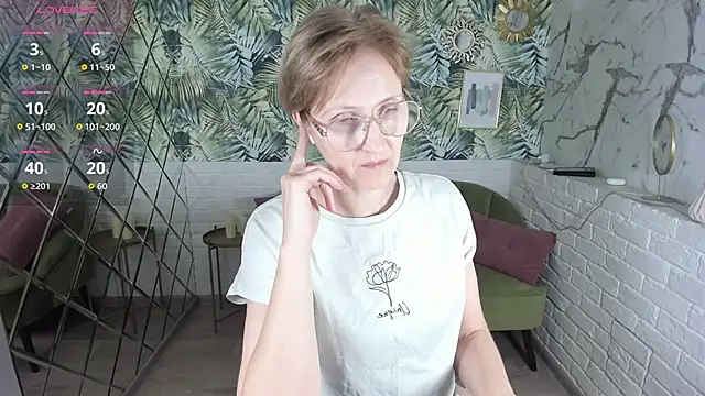 Paris Cherry online show from 14, 12, 2025