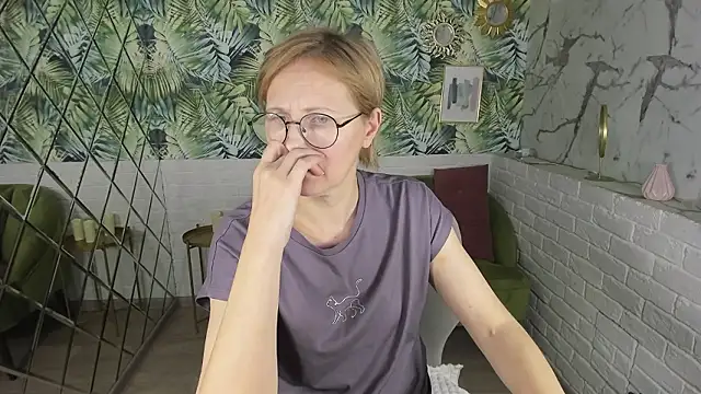 Paris Cherry online show from 31, 1, 2026