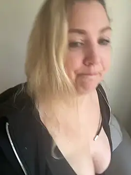 Snapshot of Anna_Alexa chatting on 28, 1, 2025 Anna Alexa online show from 28, 1, 2025