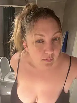 Snapshot of Anna_Alexa chatting on 2, 11, 2025 Anna Alexa online show from 2, 11, 2025