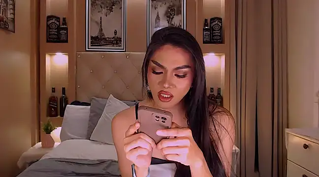 YOUR DREAMWIFE online show from 12, 3, 2025