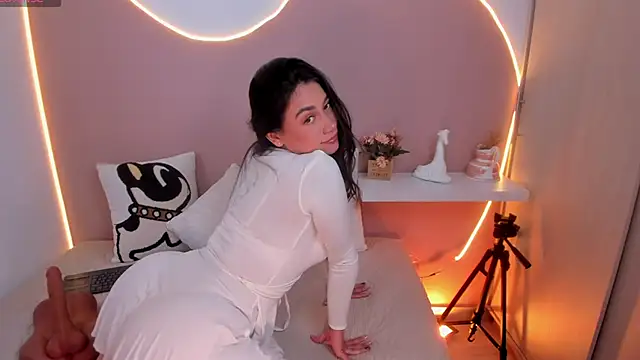 EllieMitchell online show from 24, 1, 2025