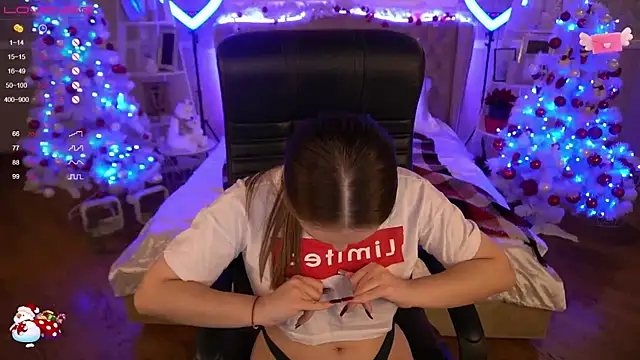 FoxyShy online show from 20, 12, 2024