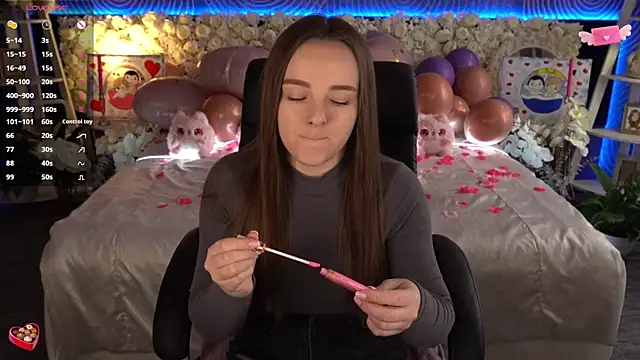 Snapshot of FoxyShy chatting on 4, 3, 2026 FoxyShy online show from 4, 3, 2026