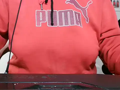 Snapshot of heidi60 chatting on 12, 12, 2024 heidi60 online show from 12, 12, 2024