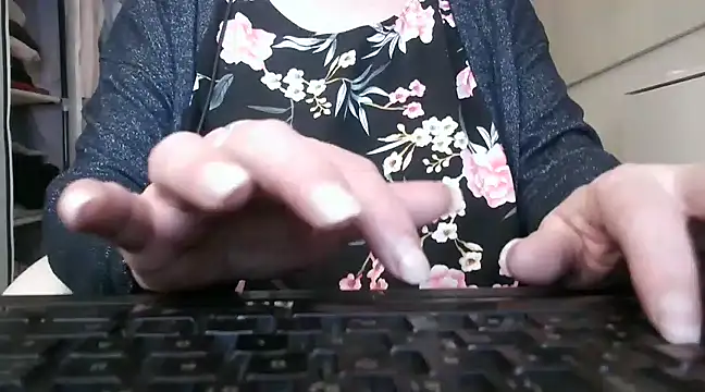 Snapshot of heidi60 chatting on 24, 2, 2025 heidi60 online show from 24, 2, 2025