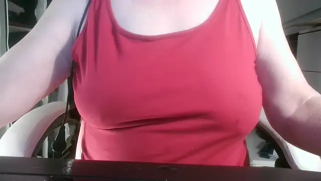 Snapshot of heidi60 chatting on 28, 2, 2025 heidi60 online show from 28, 2, 2025