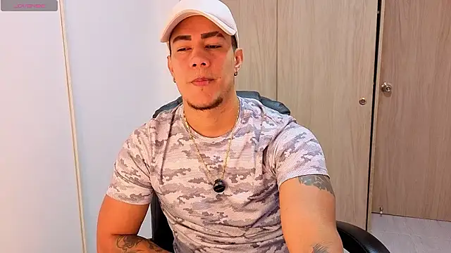 Snapshot of CRAZYBOYLOVE chatting on 14, 2, 2026 CRAZYBOYLOVE online show from 14, 2, 2026