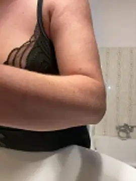 Snapshot of Wet-Pussycat chatting on 16, 11, 2025 Wet-Pussycat online show from 16, 11, 2025