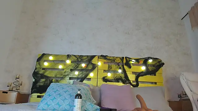 cristinapuerta  online show from 21, 10, 2025