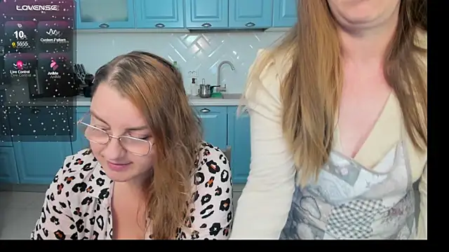 Snapshot of LIVYA chatting on 30, 9, 2025 LIVYA online show from 30, 9, 2025