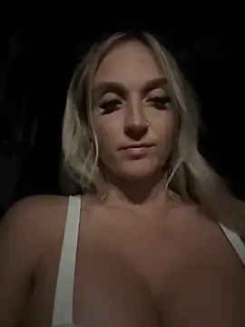 Snapshot of _Rapunzel_ chatting on 23, 2, 2025 Rapunzel online show from 23, 2, 2025