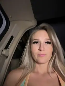 Snapshot of _Rapunzel_ chatting on 27, 2, 2025 Rapunzel online show from 27, 2, 2025