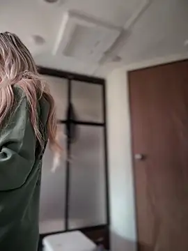 Snapshot of _Rapunzel_ chatting on 14, 3, 2025 Rapunzel online show from 14, 3, 2025