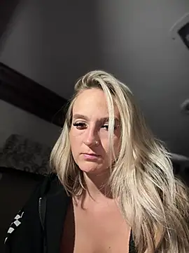 Snapshot of _Rapunzel_ chatting on 15, 3, 2025 Rapunzel online show from 15, 3, 2025