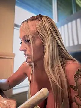 Snapshot of _Rapunzel_ chatting on 21, 3, 2025 Rapunzel online show from 21, 3, 2025