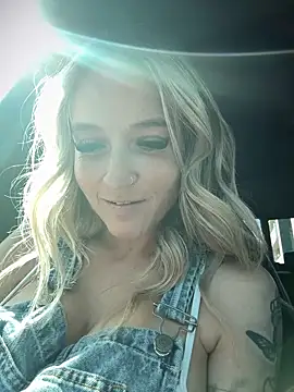 Snapshot of _Rapunzel_ chatting on 22, 9, 2025 Rapunzel online show from 22, 9, 2025