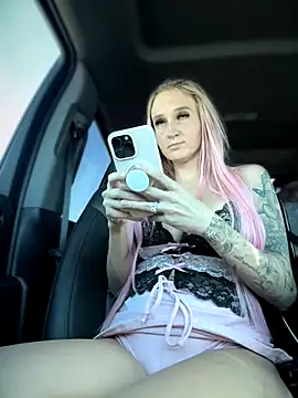 Snapshot of _Rapunzel_ chatting on 14, 10, 2025 Rapunzel online show from 14, 10, 2025