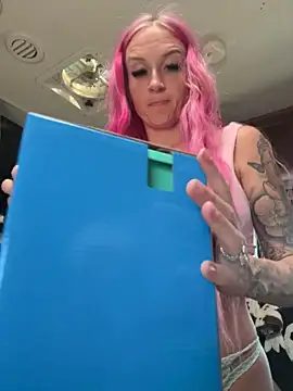 Snapshot of _Rapunzel_ chatting on 28, 10, 2025 Rapunzel online show from 28, 10, 2025