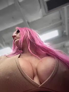 Snapshot of _Rapunzel_ chatting on 15, 11, 2025 Rapunzel online show from 15, 11, 2025