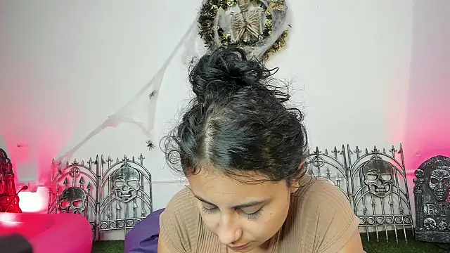 Snapshot of AbbyTaylorr chatting on 13, 10, 2025 AbbyTaylorr online show from 13, 10, 2025