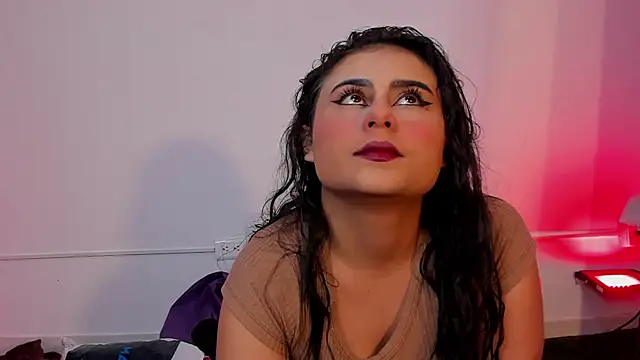 Snapshot of AbbyTaylorr chatting on 13, 11, 2025 AbbyTaylorr online show from 13, 11, 2025