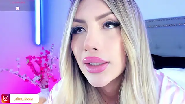 Snapshot of ale_lovee chatting on 17, 10, 2025 ale lovee online show from 17, 10, 2025