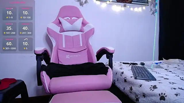 Snapshot of Jessi_Evans chatting on 6, 11, 2025 Jessi Evans online show from 6, 11, 2025