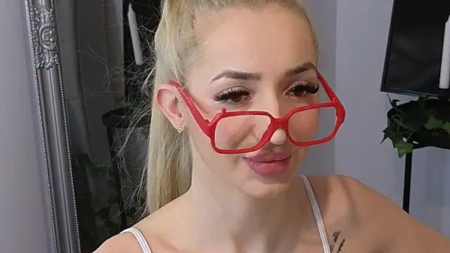 JuliaJuliette online show from 23, 2, 2025