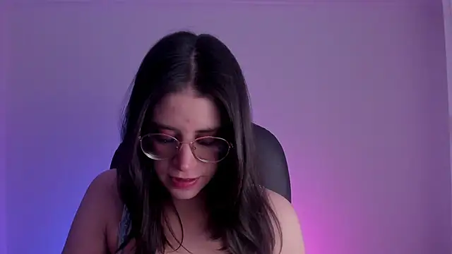 Snapshot of HazelKush chatting on 7, 11, 2025 HazelKush online show from 7, 11, 2025