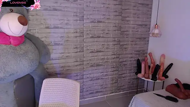 TinnaCobb online show from 5, 12, 2025