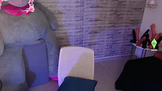 TinnaCobb online show from 12, 2, 2026