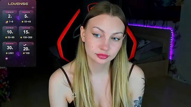 Snapshot of BiMolly chatting on 4, 3, 2026 BiMolly online show from 4, 3, 2026