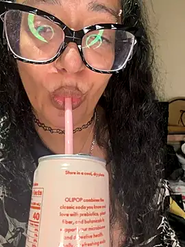 PichyPrettyPussy online show from 16, 11, 2025