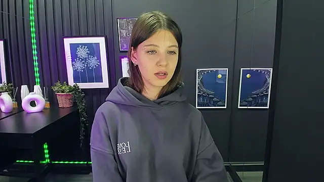 Snapshot of ElizaMild chatting on 10, 12, 2024 ElizaMild online show from 10, 12, 2024