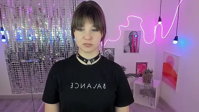 Snapshot of ElizaMild chatting on 2, 3, 2025 ElizaMild online show from 2, 3, 2025