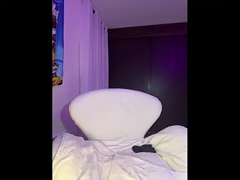 Snapshot of Naiara_sex chatting on 3, 11, 2025 Naiara sex online show from 3, 11, 2025