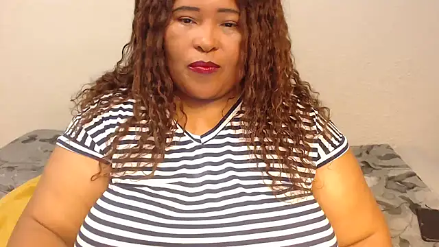 Snapshot of zandile chatting on 18, 12, 2024 zandile online show from 18, 12, 2024