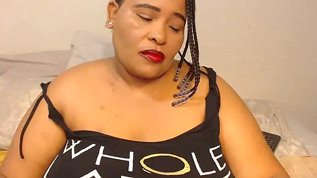 Snapshot of zandile chatting on 7, 3, 2025 zandile online show from 7, 3, 2025
