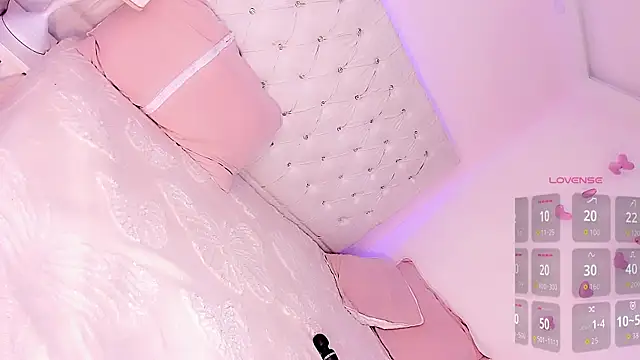 Snapshot of Michell_simons chatting on 14, 12, 2025 Michell simons online show from 14, 12, 2025