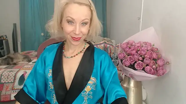 Snapshot of LuxuryNika chatting on 24, 10, 2025 LuxuryNika online show from 24, 10, 2025