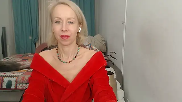 Snapshot of LuxuryNika chatting on 30, 10, 2025 LuxuryNika online show from 30, 10, 2025