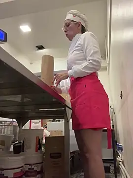 Gatitacarlita online show from 23, 12, 2024